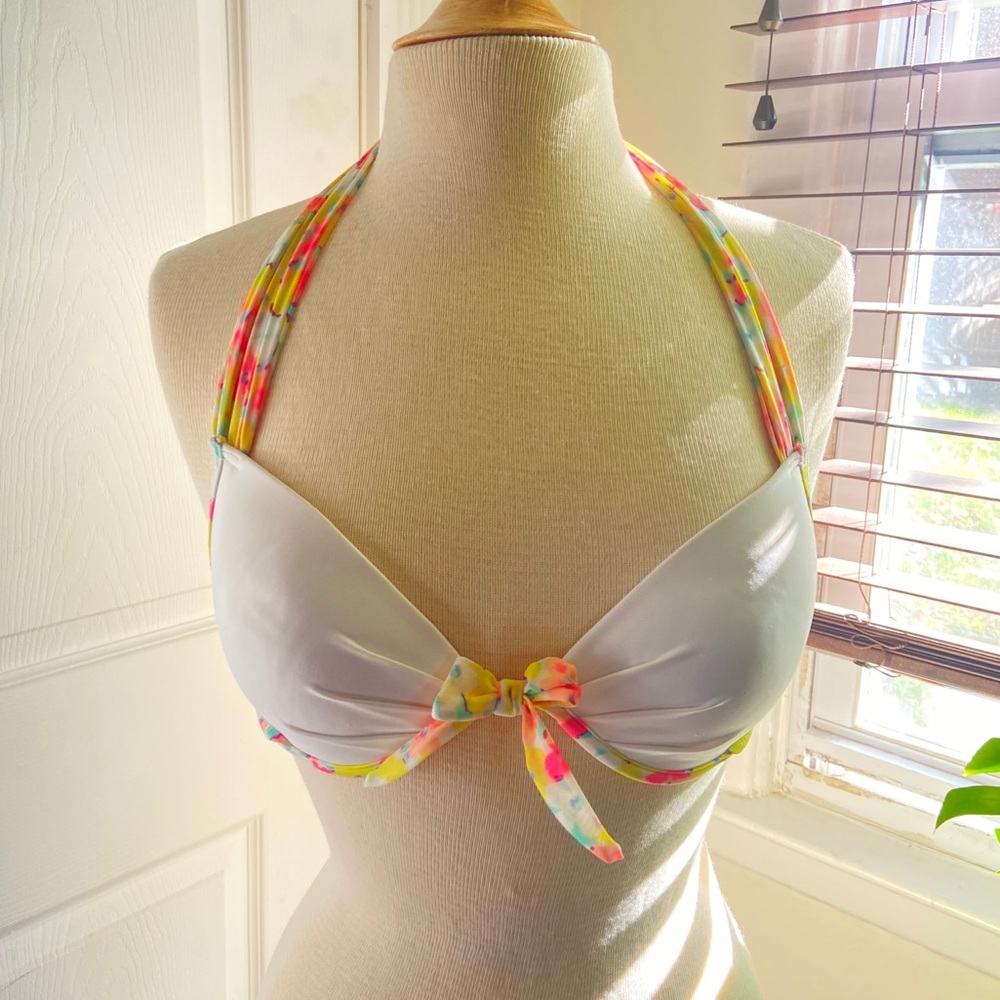 Victoria’s Secret White/Floral Tie Swim Top 32D